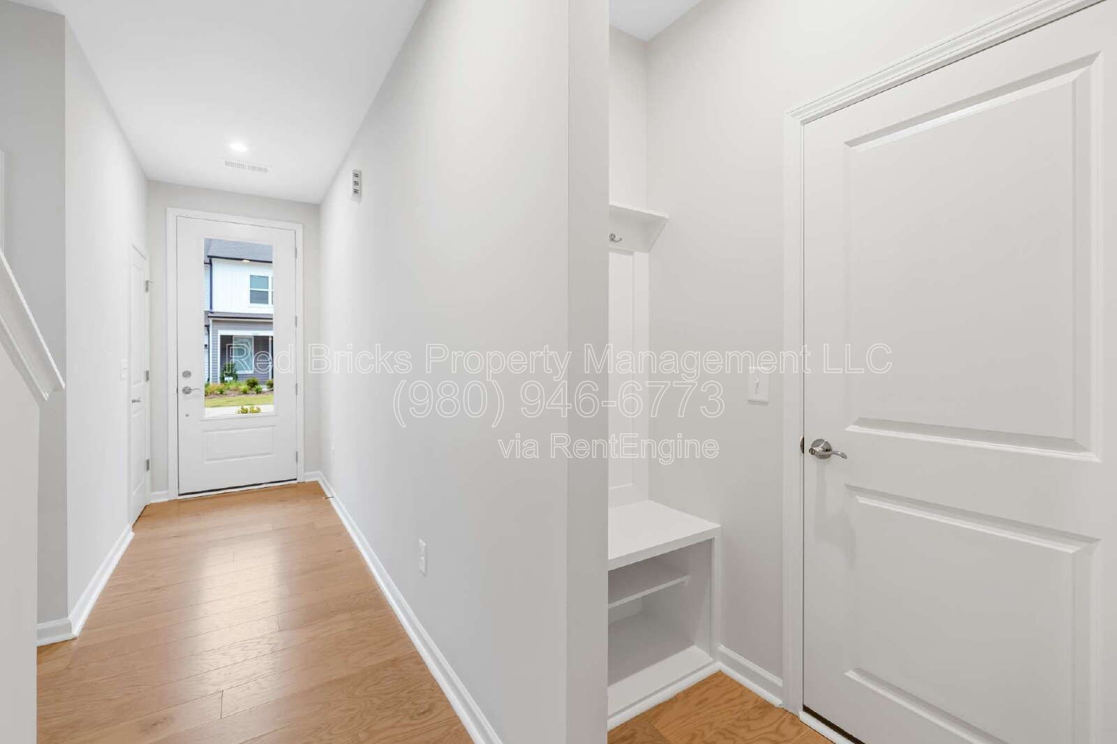 Like-New End-Unit + $500 Off First Month! property image
