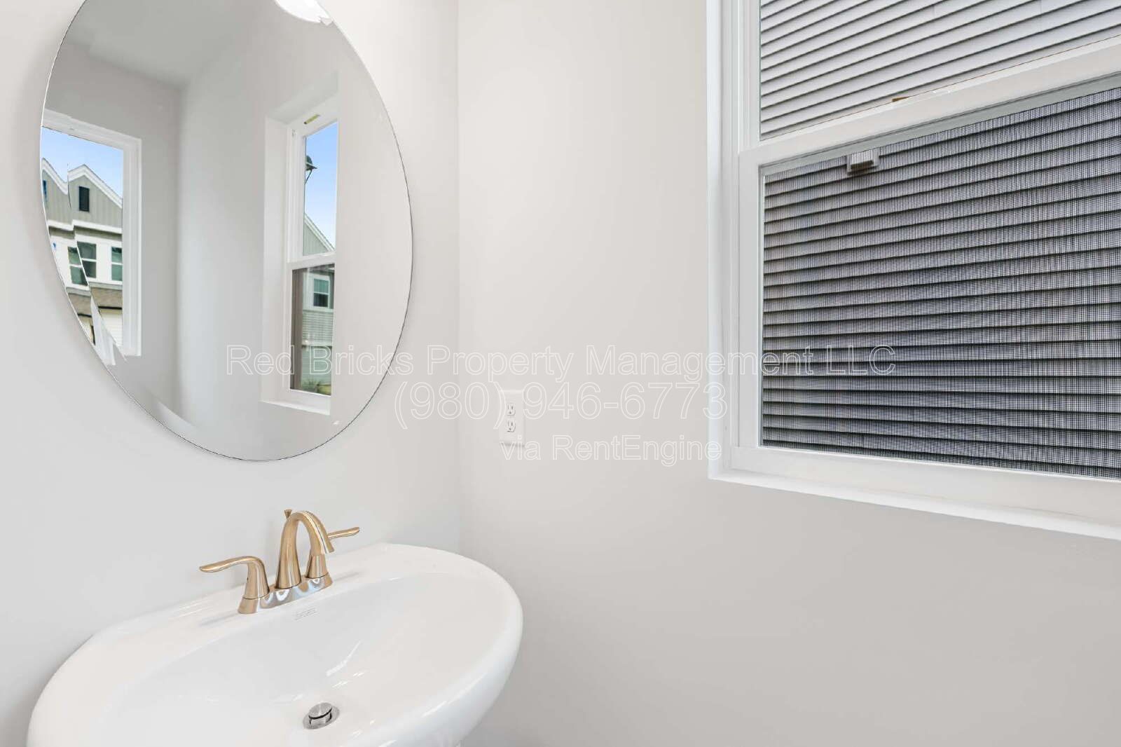 Like-New End-Unit + $500 Off First Month! property image