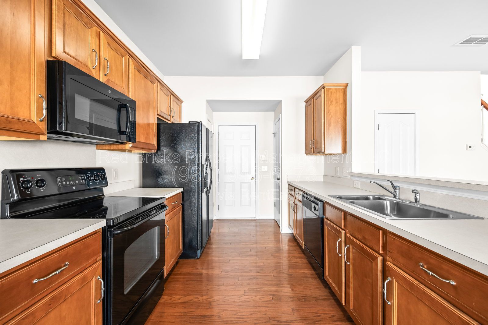Beautiful 3BR Townhome in Blakeney Preserve – Available Aug. 17! property image