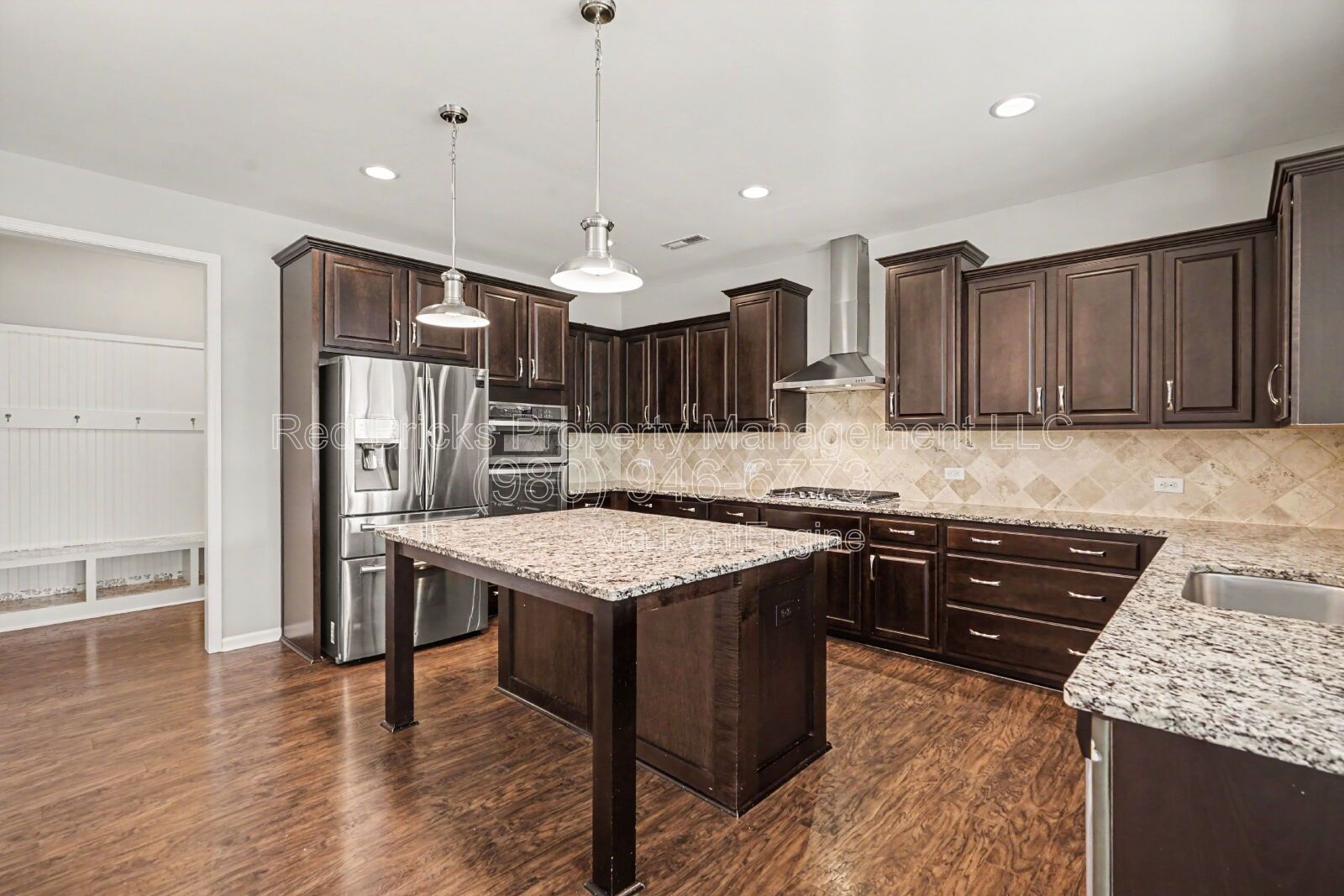 Spacious 5BR Home with Screened Patio – Available Now! property image