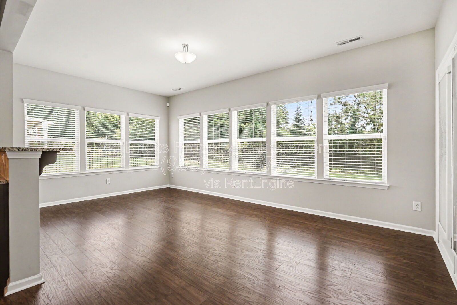 Spacious 5BR Home with Screened Patio – Available Now! property image
