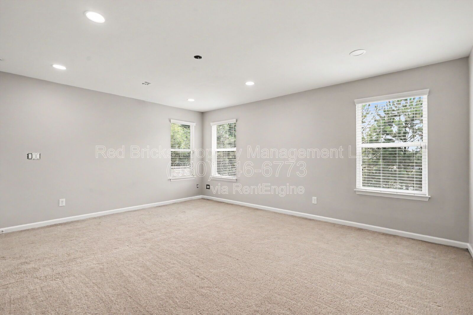 Spacious 5BR Home with Screened Patio – Available Now! property image
