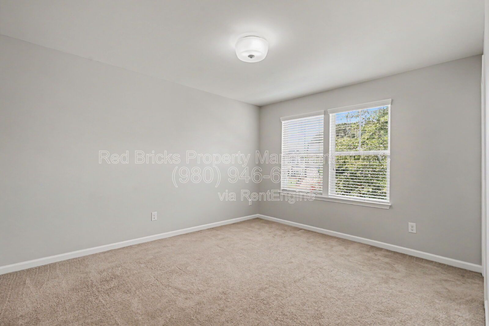 Spacious 5BR Home with Screened Patio – Available Now! property image