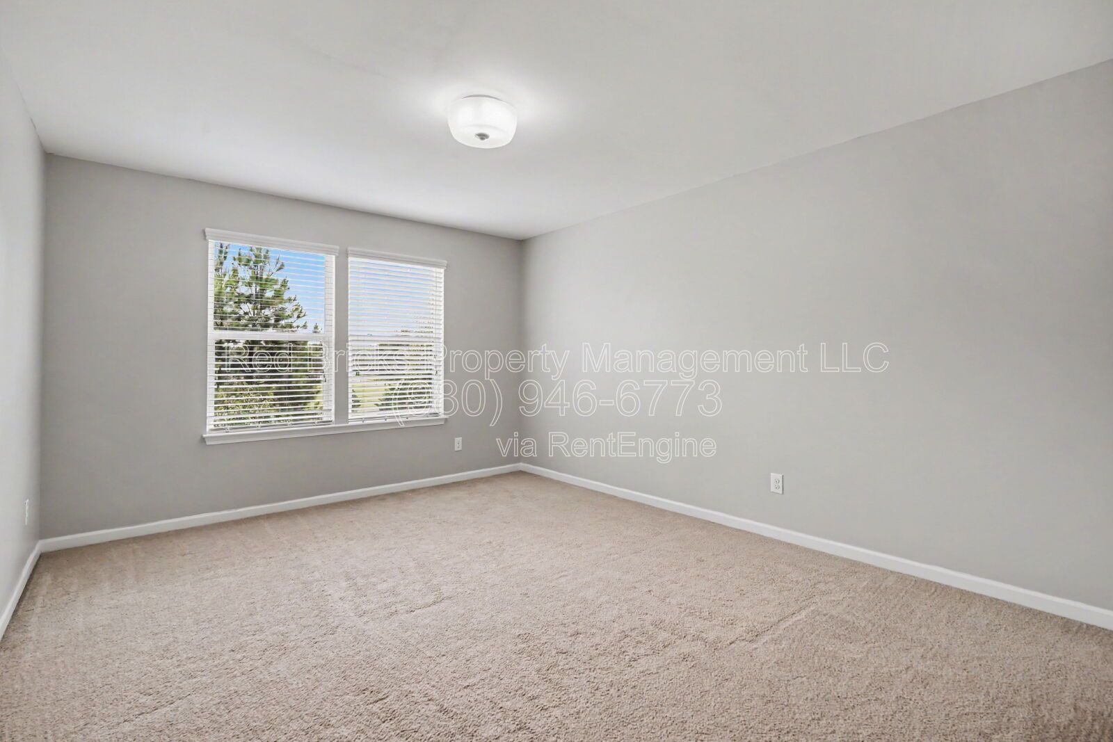 Spacious 5BR Home with Screened Patio – Available Now! property image