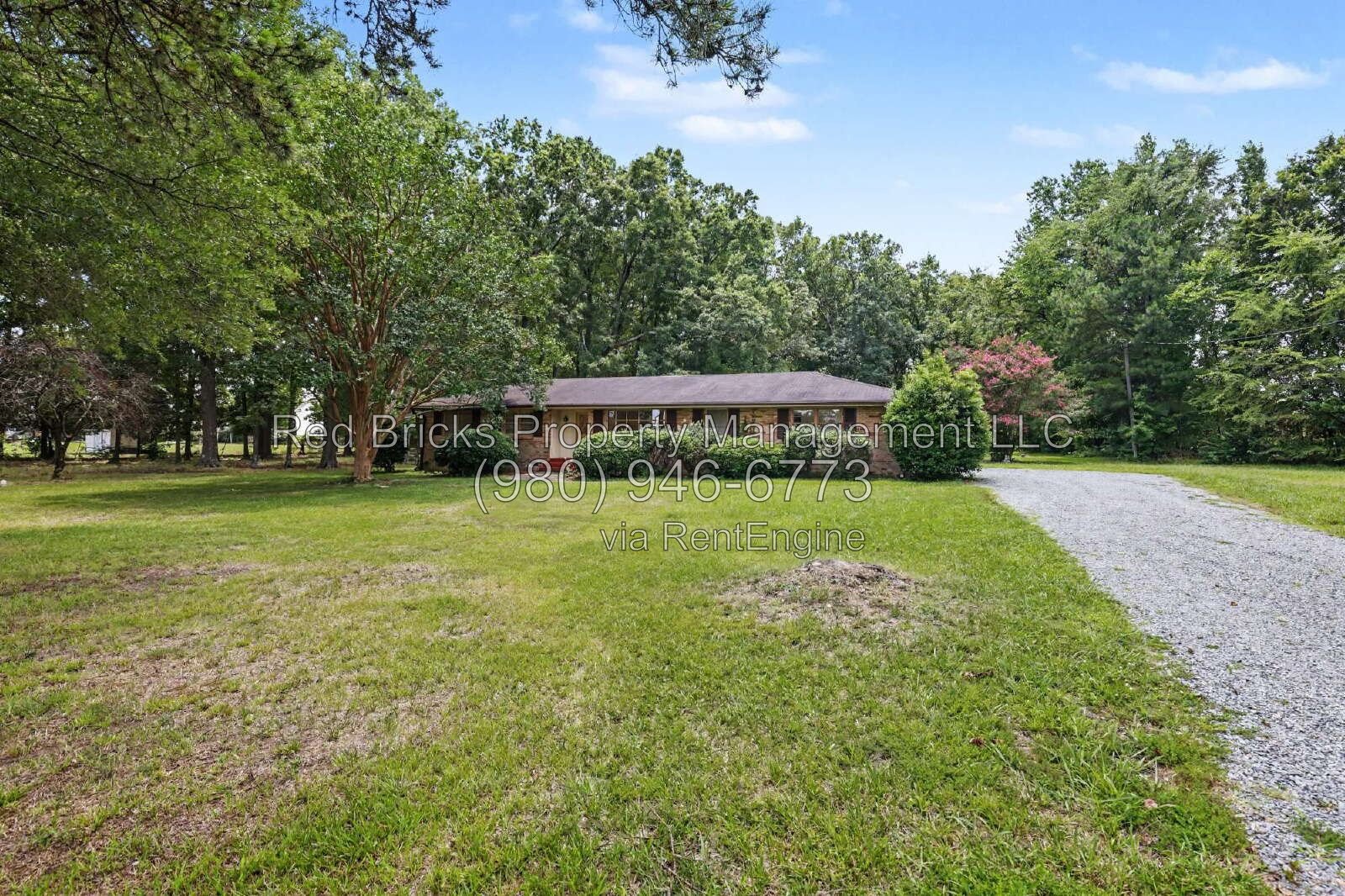 Beautiful Ranch Home with Deck & Double Oven! property image
