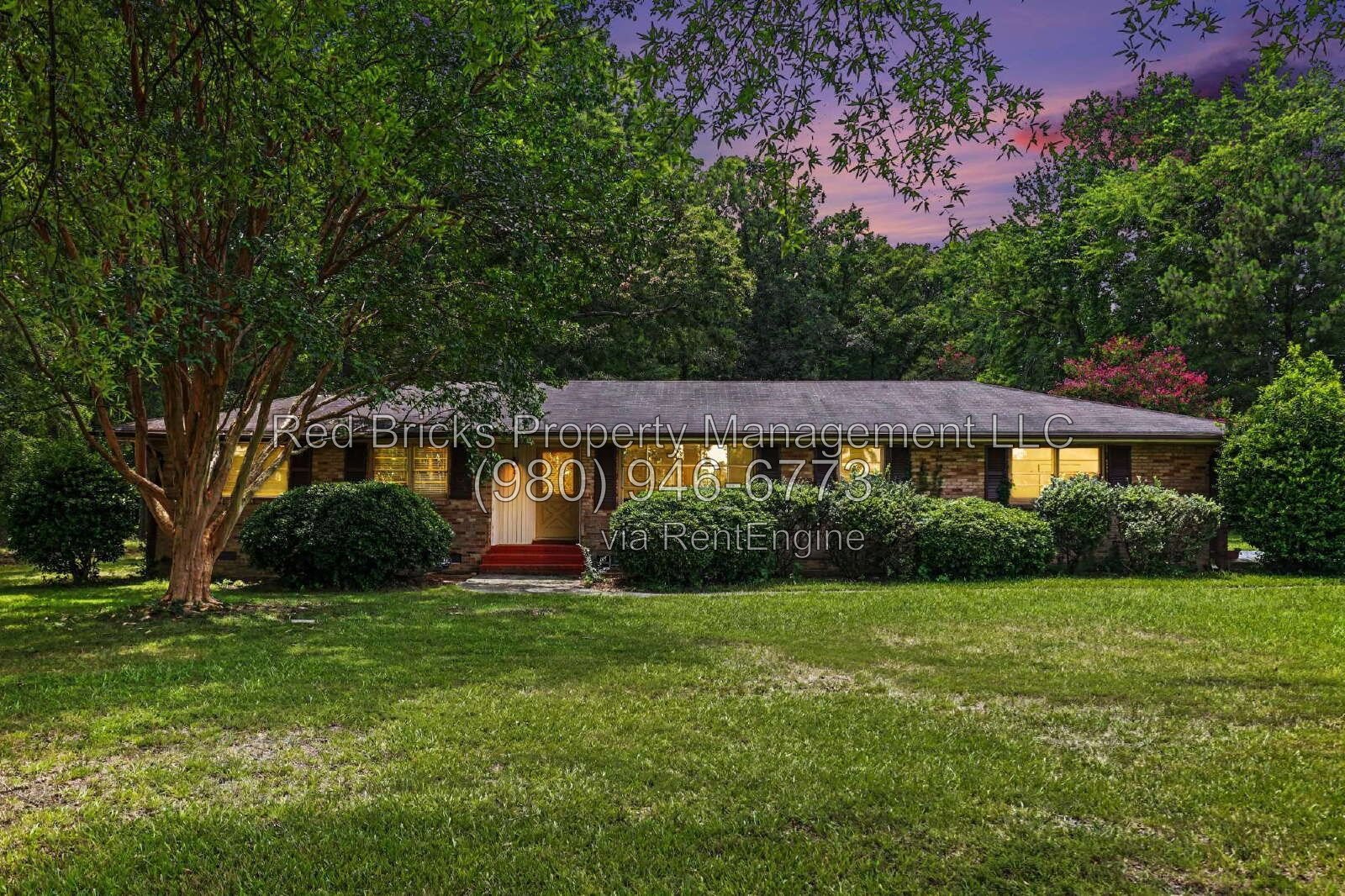 Beautiful Ranch Home with Deck & Double Oven! property image