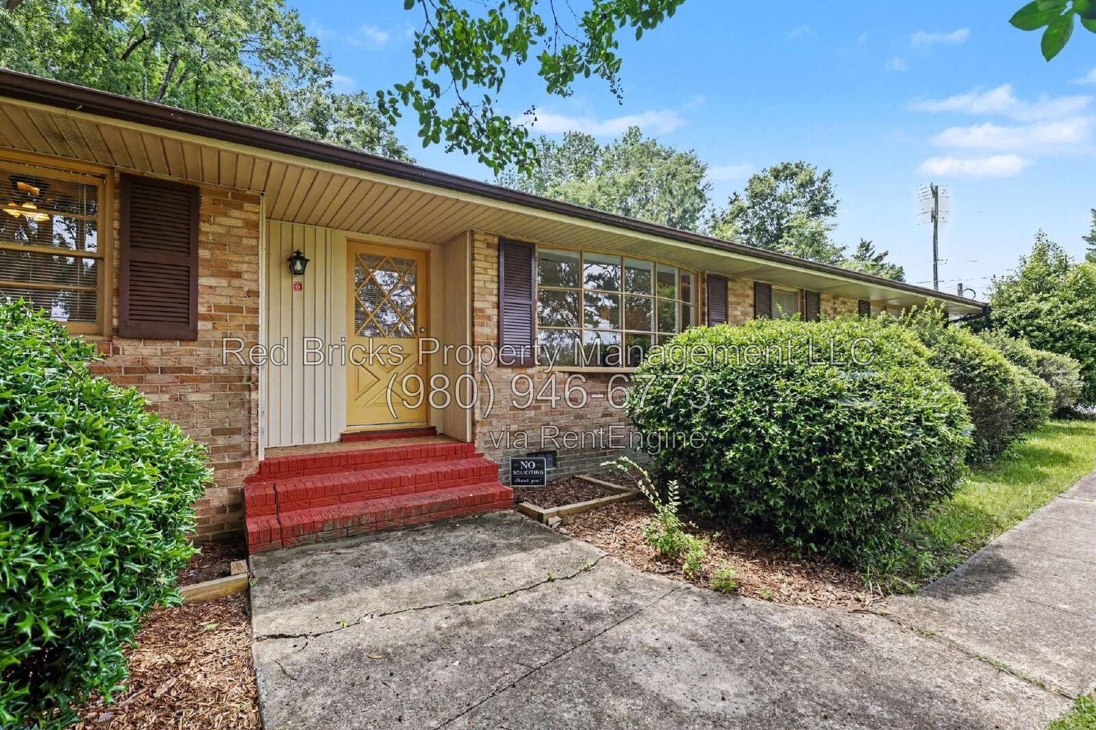 Beautiful Ranch Home with Deck & Double Oven! property image