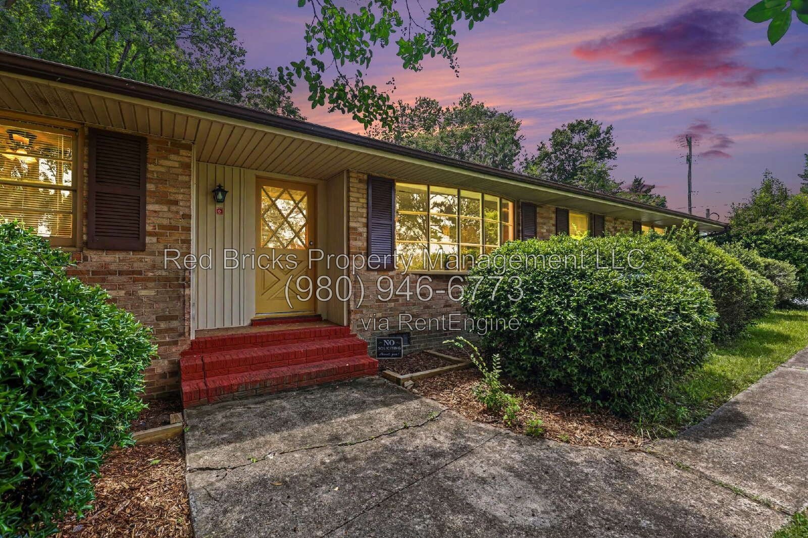 Beautiful Ranch Home with Deck & Double Oven! property image
