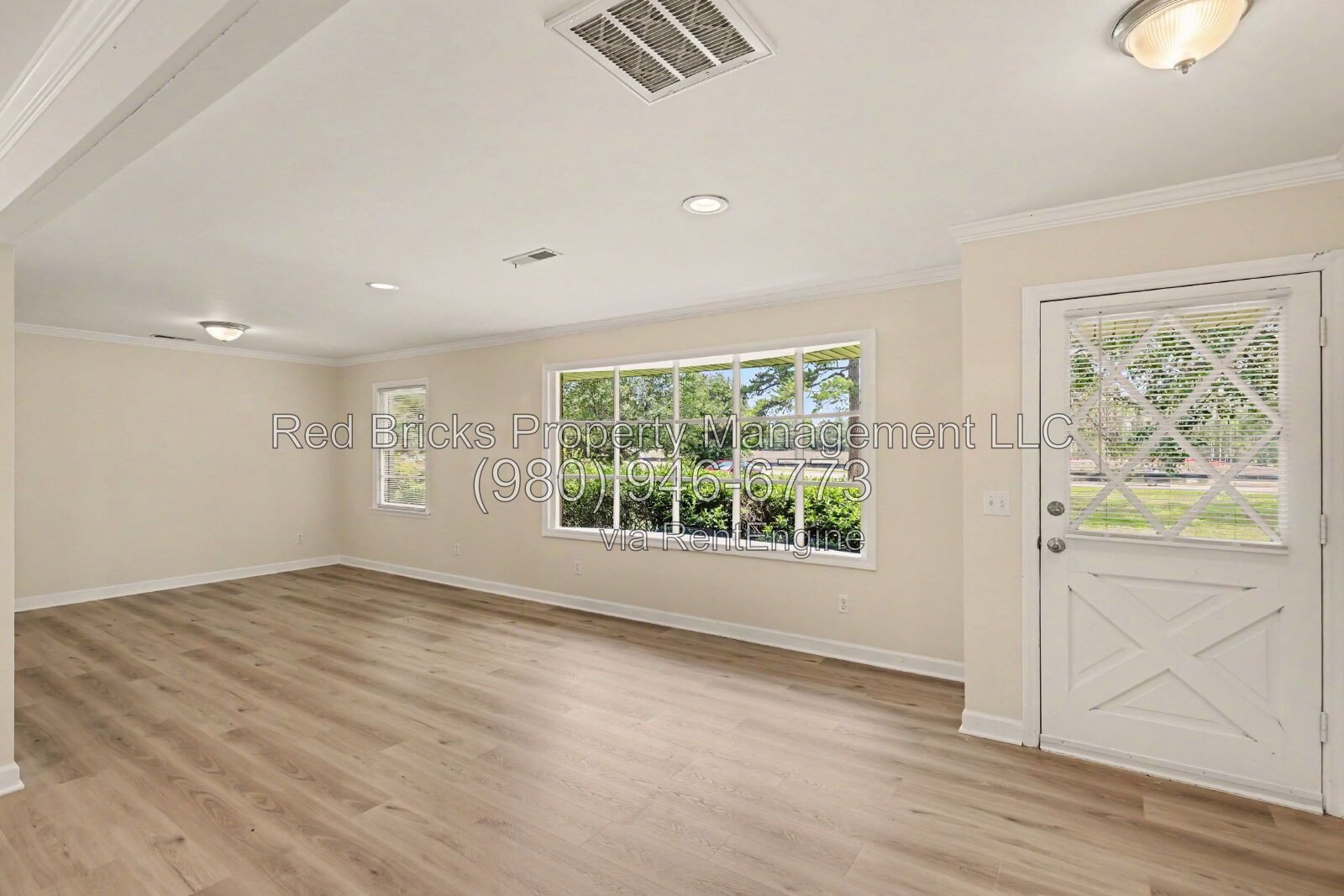Beautiful Ranch Home with Deck & Double Oven! property image