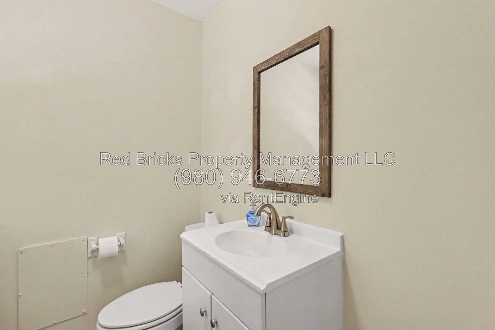 Beautiful Ranch Home with Deck & Double Oven! property image