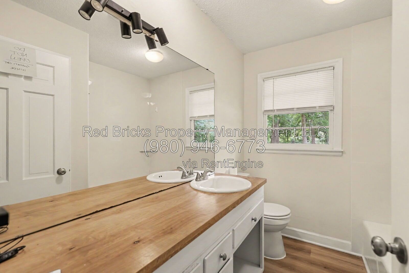 Beautiful Ranch Home with Deck & Double Oven! property image