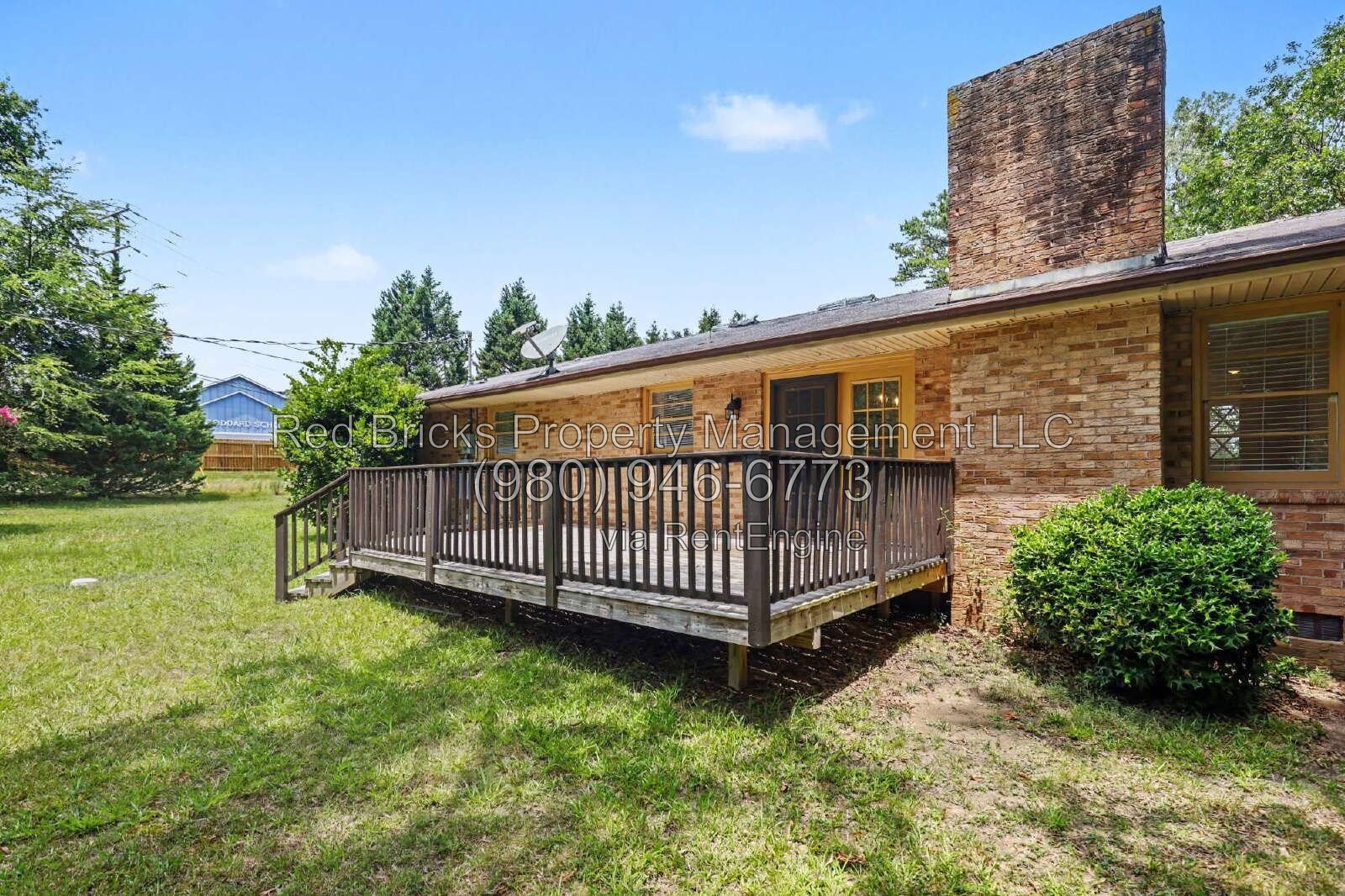Beautiful Ranch Home with Deck & Double Oven! property image