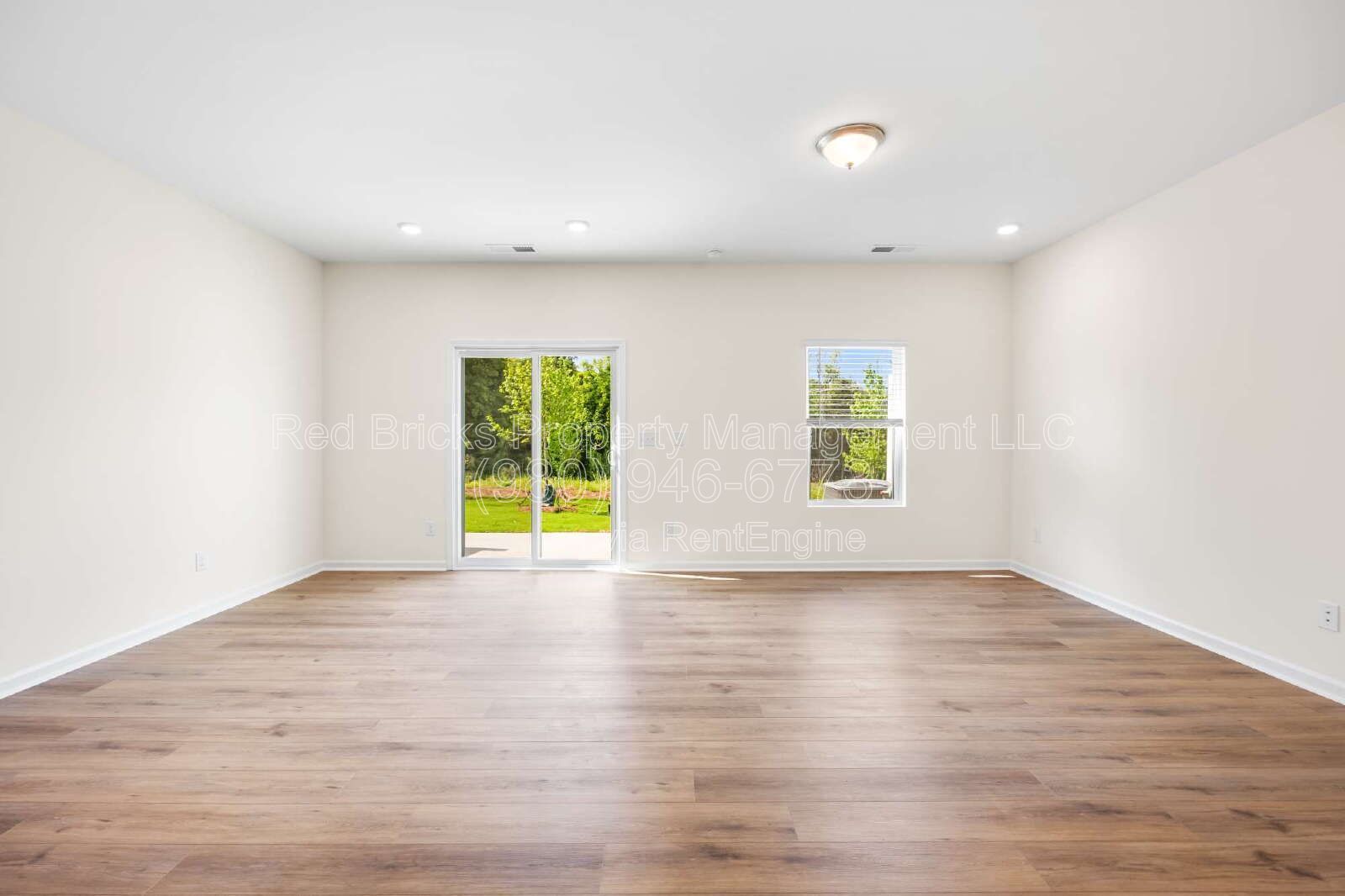 Modern Like-New 3BR Townhome in Secrest Landing! property image