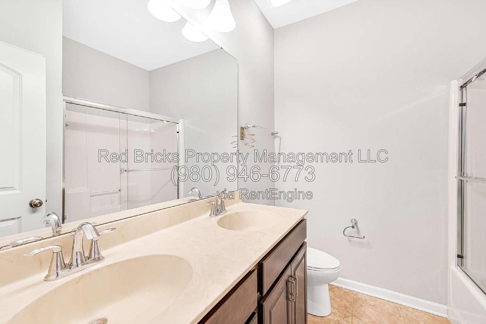 Spacious 5BR Home with Office in Oakhaven! property image