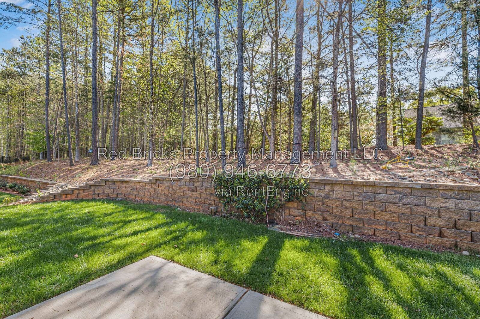 Spacious 5BR Home with Office in Oakhaven! property image