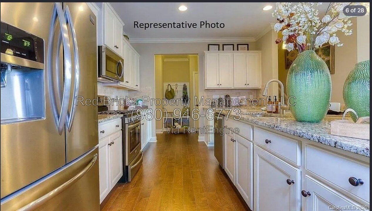 Like-New End-Unit Townhome with 4 Beds & Resort-Style Amenities! property image
