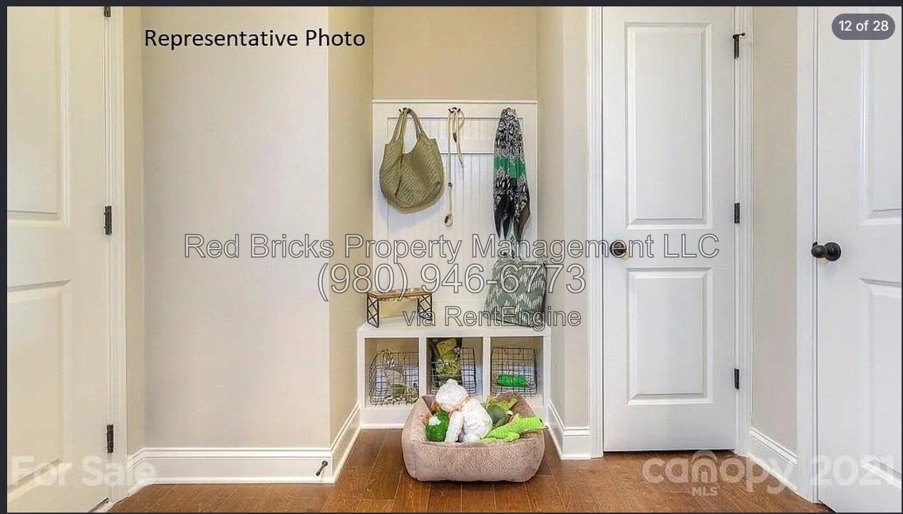 Like-New End-Unit Townhome with 4 Beds & Resort-Style Amenities! property image