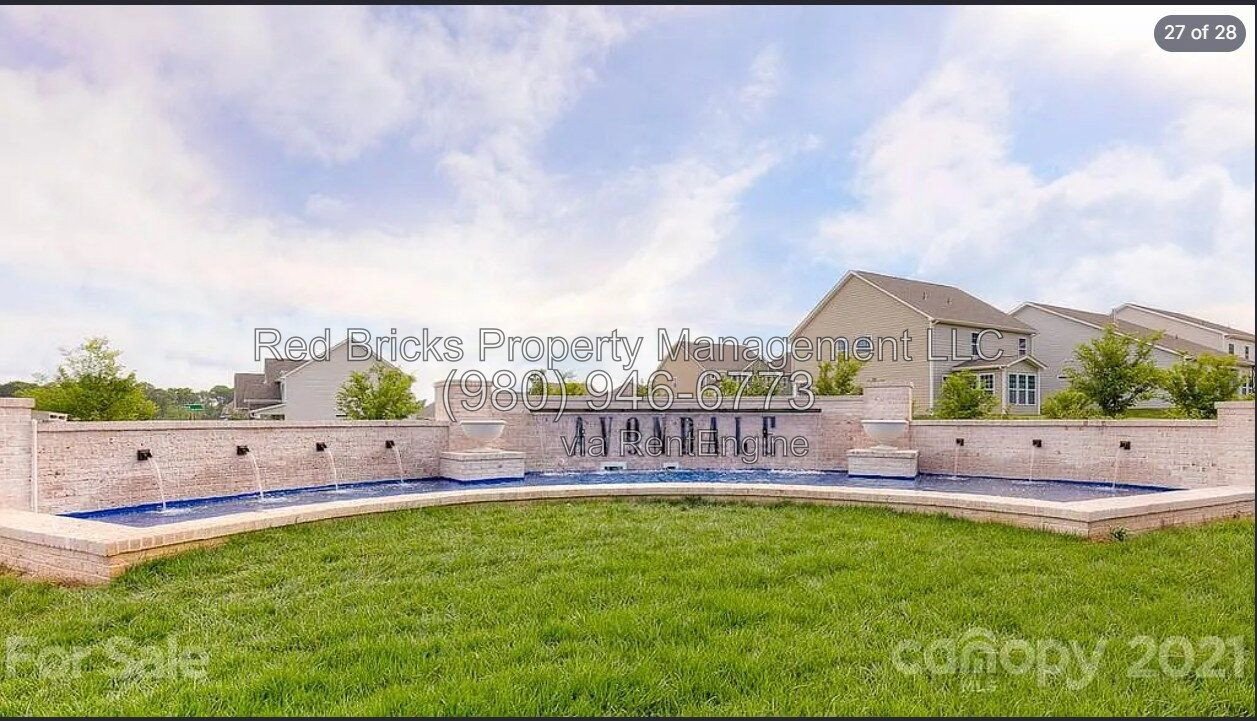 Like-New End-Unit Townhome with 4 Beds & Resort-Style Amenities! property image
