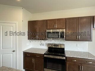 Move-In Ready End-Unit Townhome in Fifteen 15 Cannon! property image