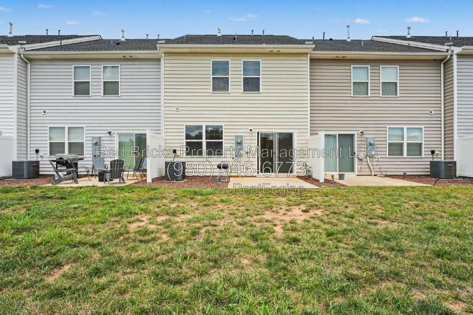 Modern 3BR Townhome with Community Pool! property image