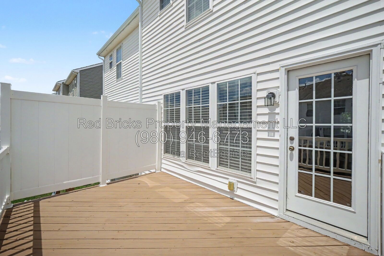 Stylish 3-Story Townhome in Kingsley – Available Now! property image