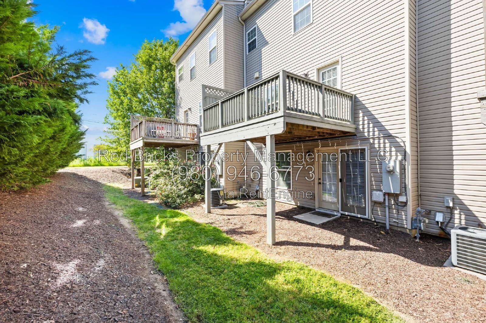Spacious 3-Story Townhome in Prime Ayrsley Location! property image