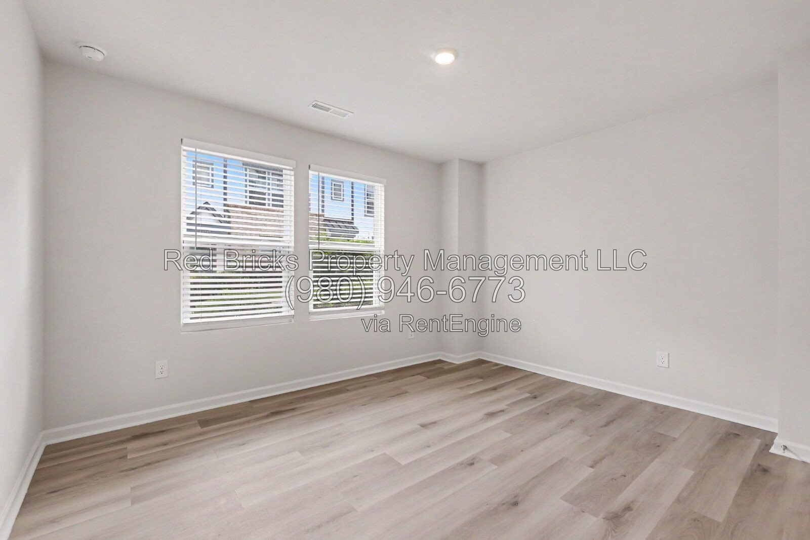 Modern 4BR Townhome with Luxury Finishes in Mineral Springs! property image