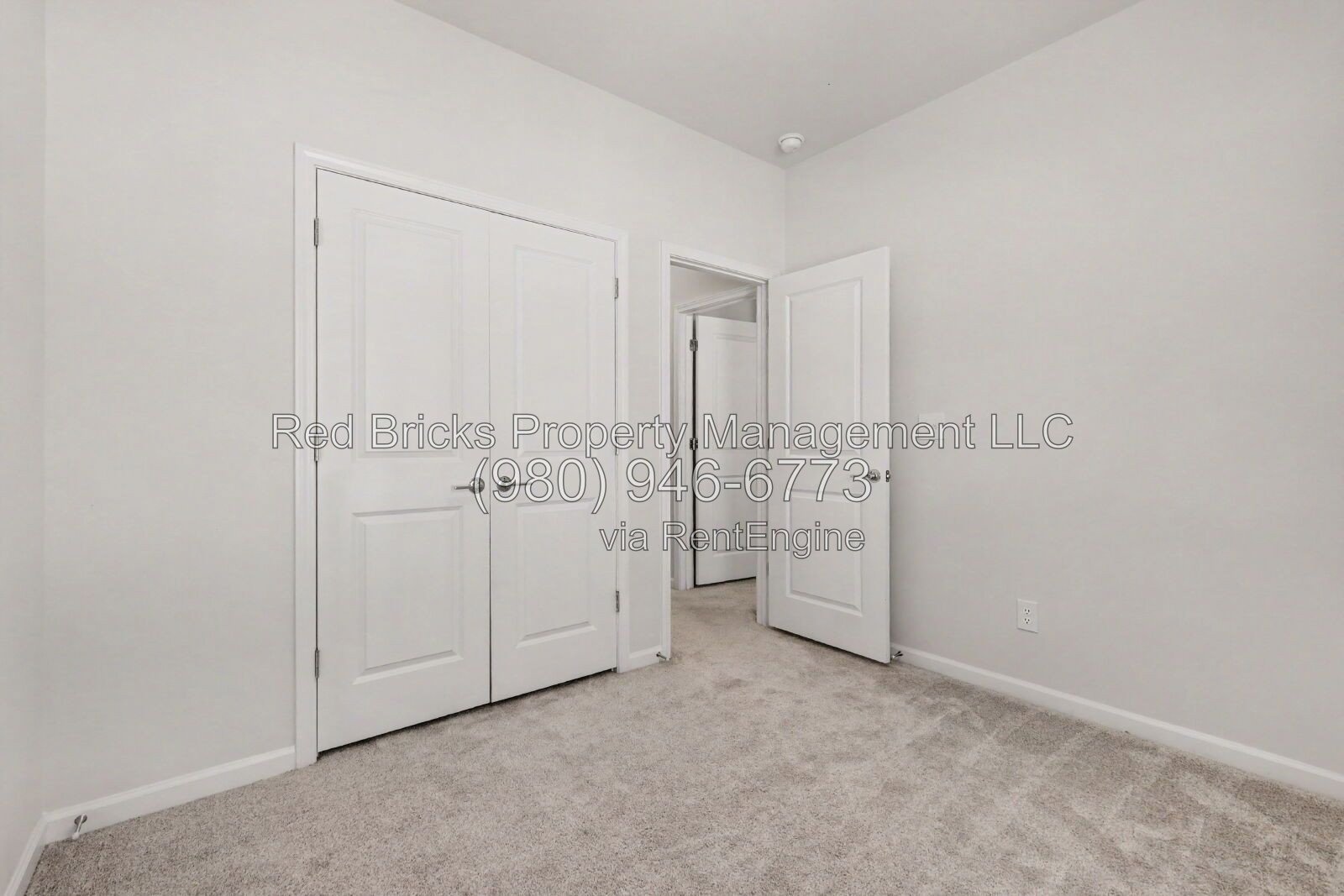 Modern 4BR Townhome with Luxury Finishes in Mineral Springs! property image