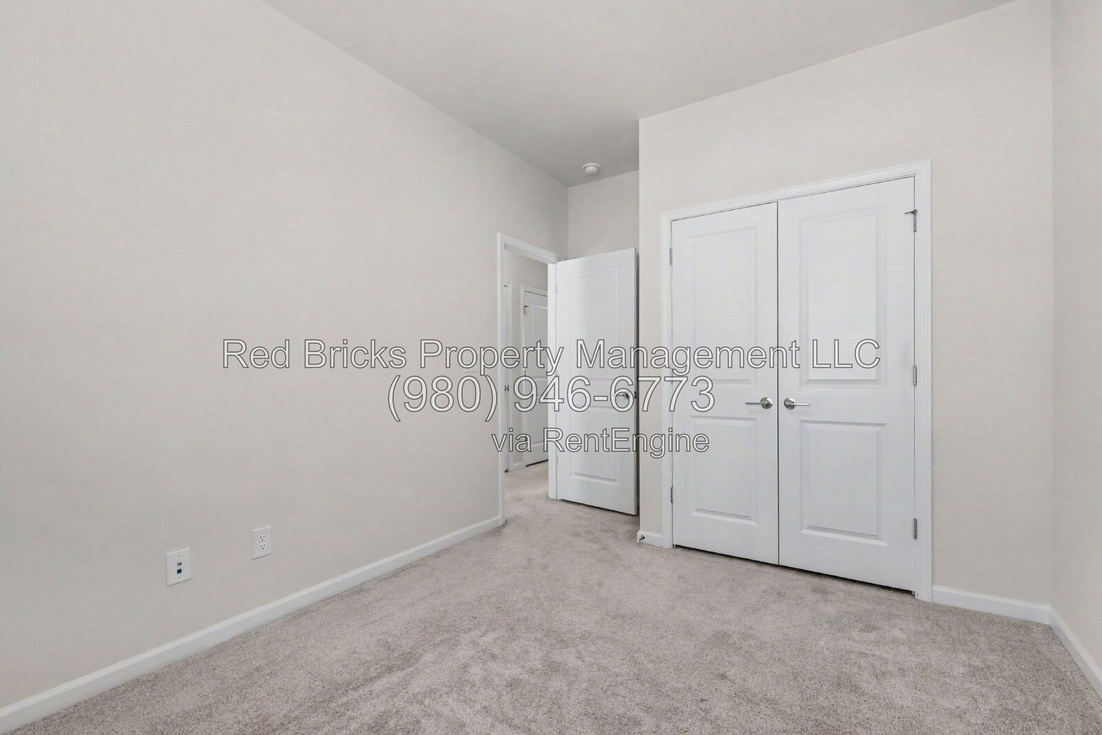 Modern 4BR Townhome with Luxury Finishes in Mineral Springs! property image