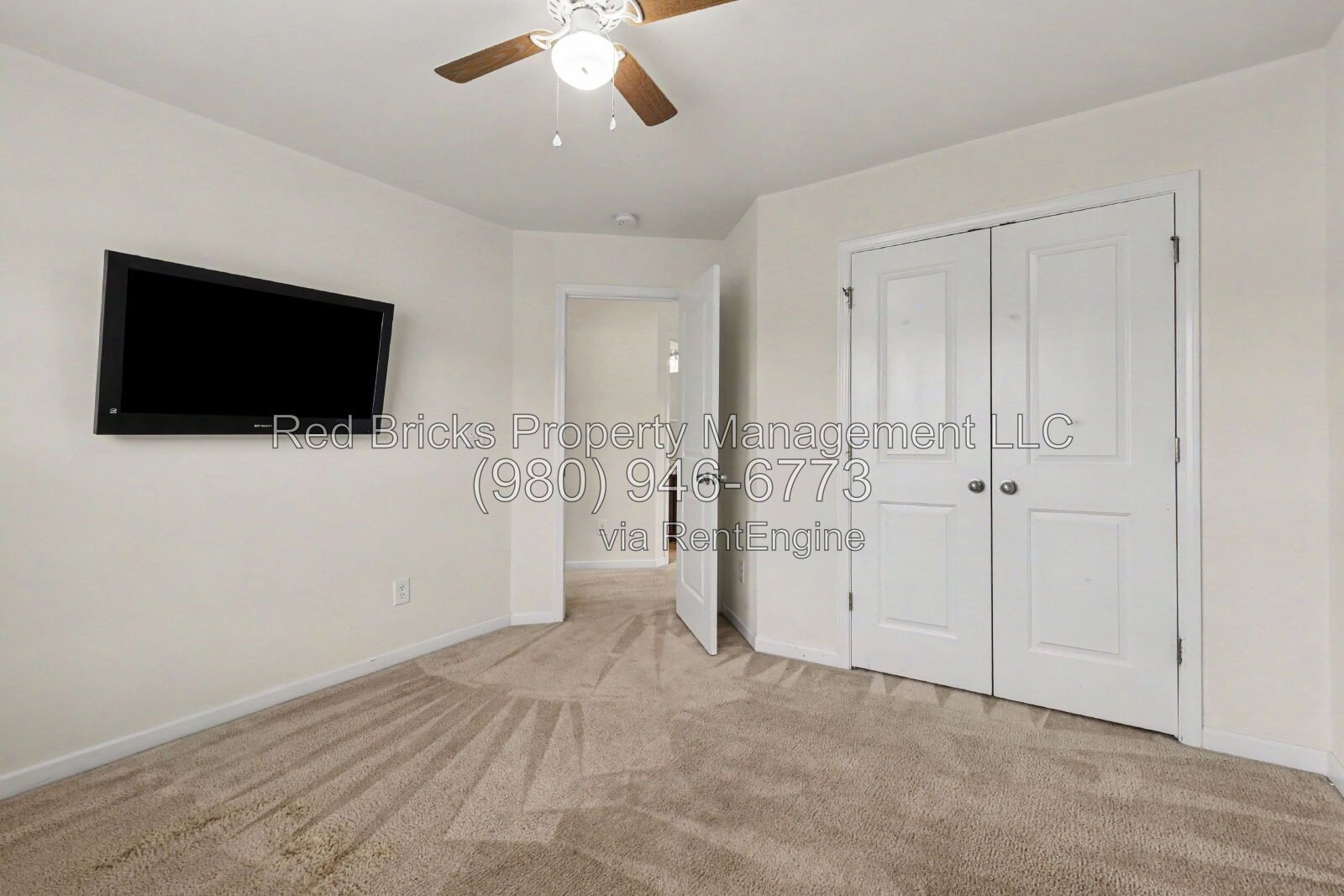 Spacious End-Unit Townhome with Loft & Private Backyard! property image