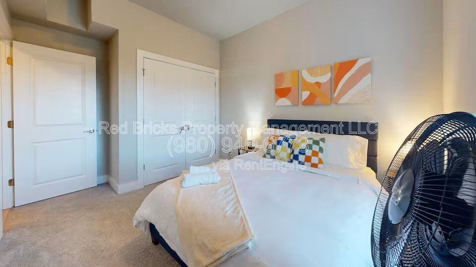 Modern 3-Story End Unit Near Uptown – Like New & Move-In Ready! property image