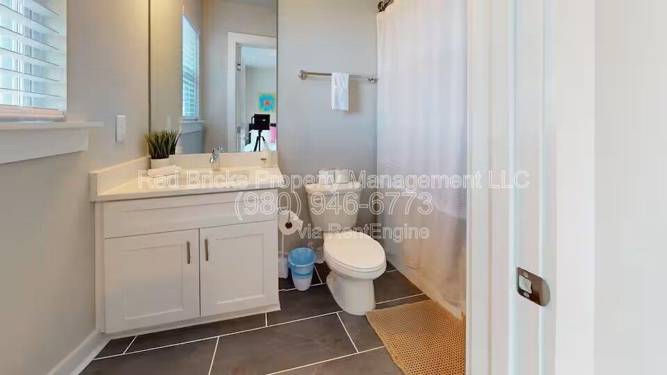 Modern 3-Story End Unit Near Uptown – Like New & Move-In Ready! property image