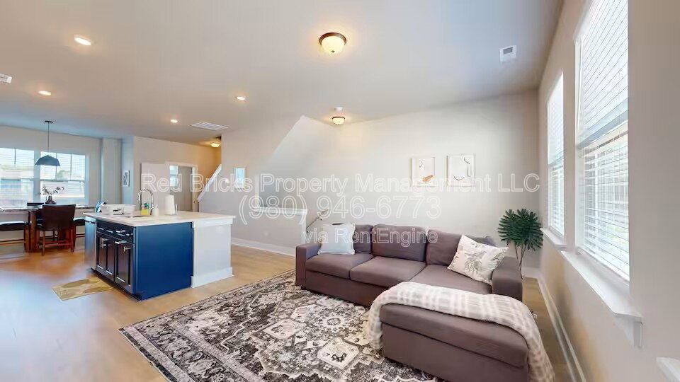 Modern 3-Story End Unit Near Uptown – Like New & Move-In Ready! property image