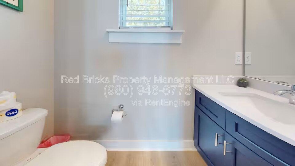Modern 3-Story End Unit Near Uptown – Like New & Move-In Ready! property image