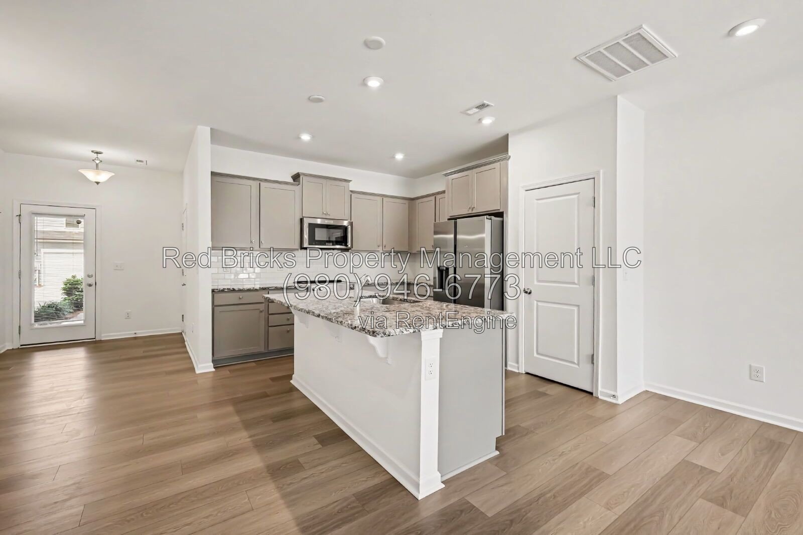 Modern 3BR Townhome with Upgrades & Amenities in Pringle Towns property image
