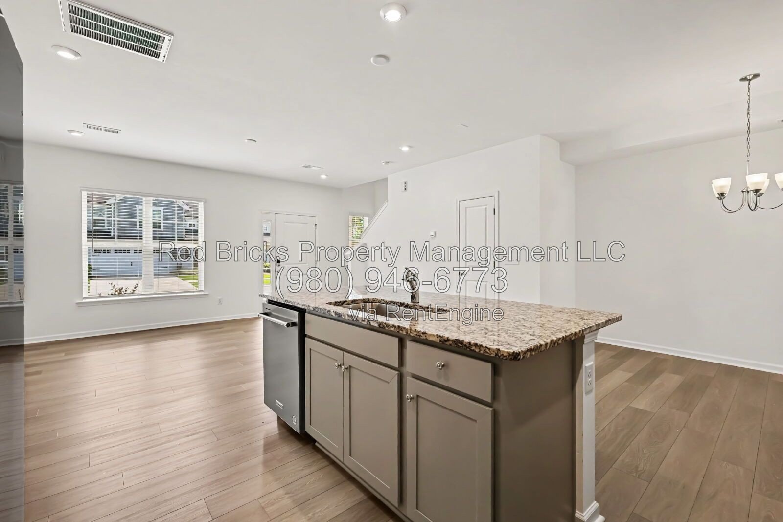 Modern 3BR Townhome with Upgrades & Amenities in Pringle Towns property image