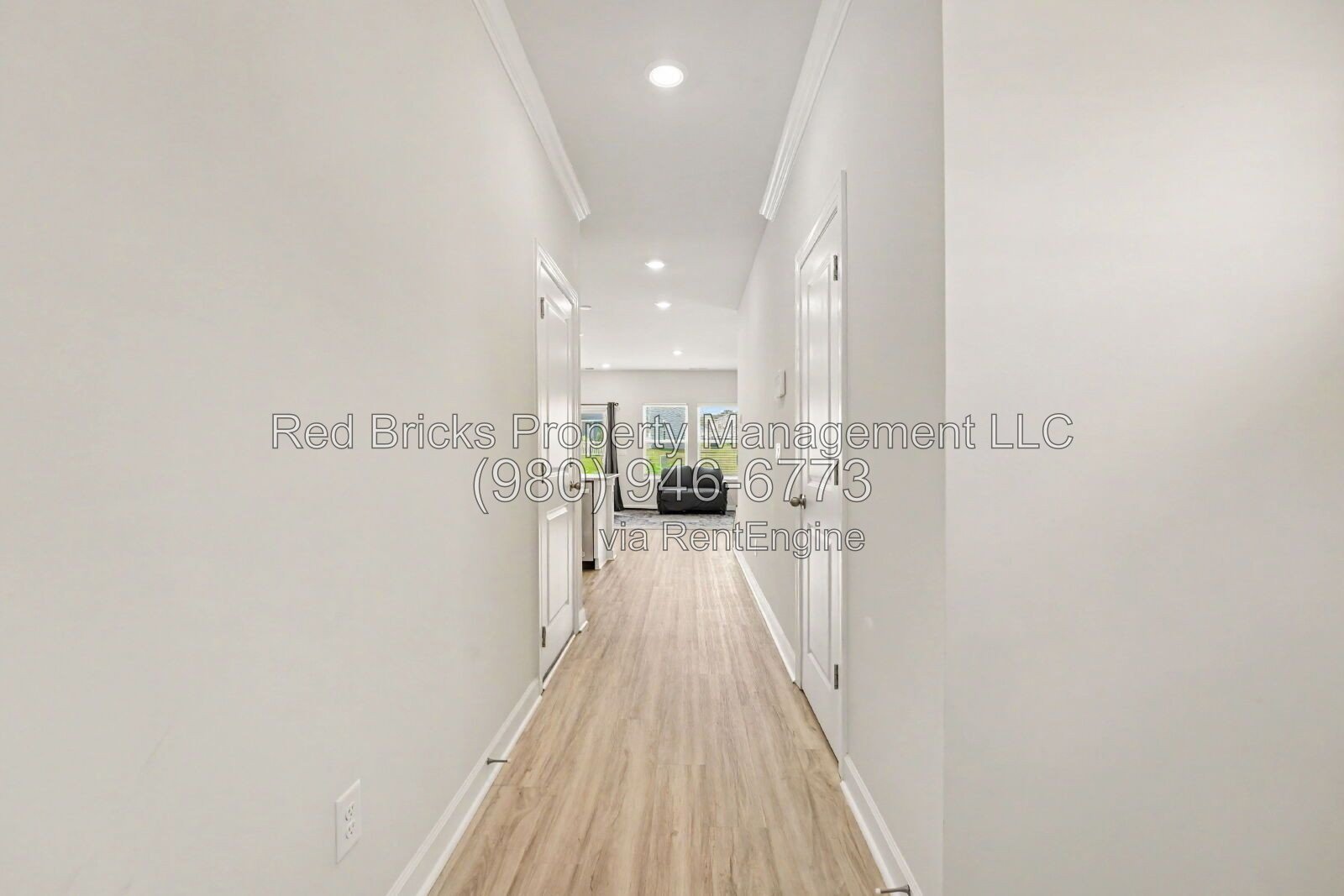Like-New 3BR End-Unit Townhome with Private Backyard! property image