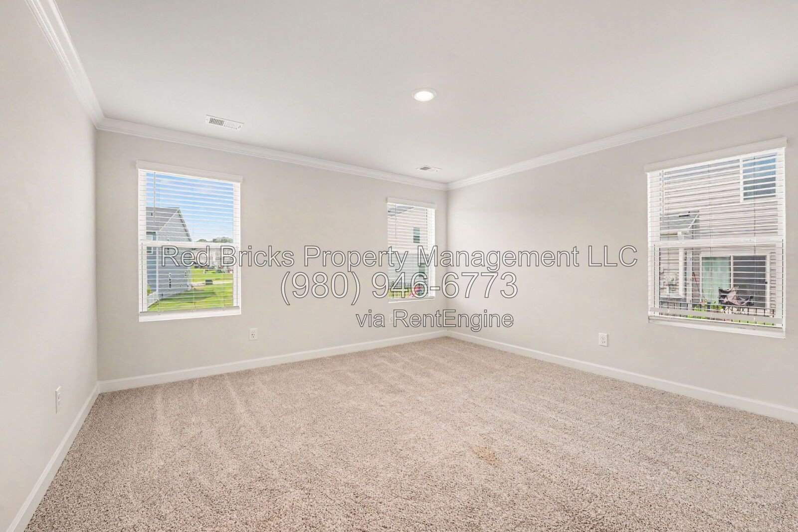 Like-New 3BR End-Unit Townhome with Private Backyard! property image
