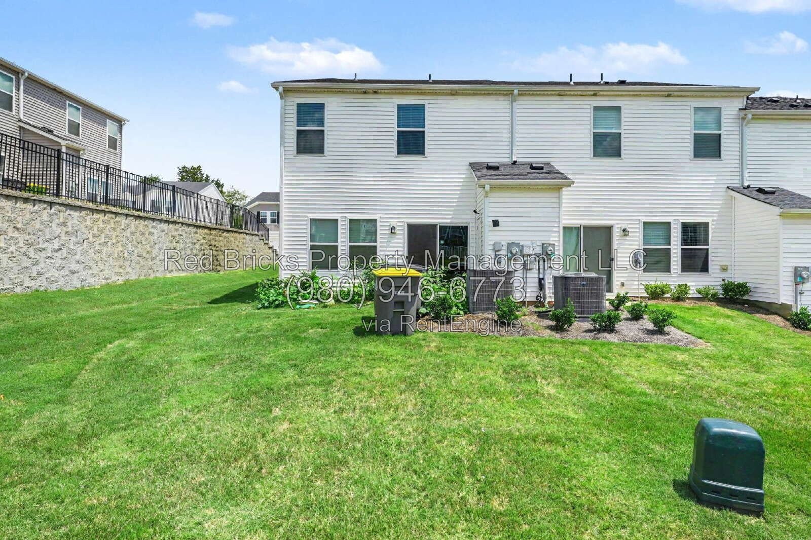Like-New 3BR End-Unit Townhome with Private Backyard! property image