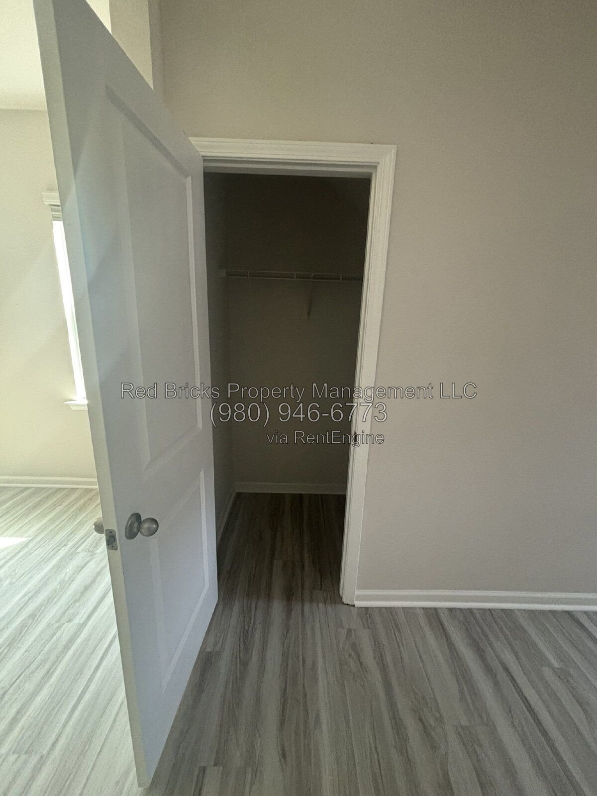 Like-New 5-Bedroom Home with Pool & Loft in Secrest Commons property image