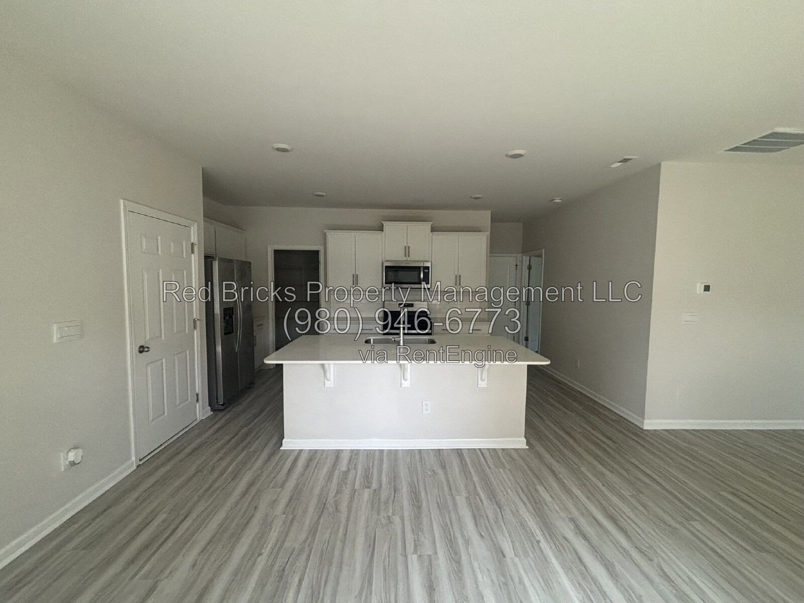 Like-New 5-Bedroom Home with Pool & Loft in Secrest Commons property image