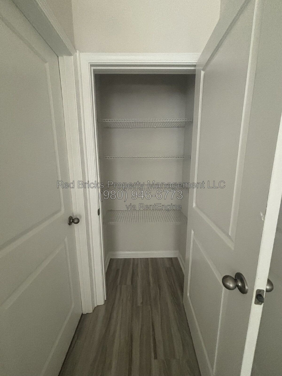Like-New 5-Bedroom Home with Pool & Loft in Secrest Commons property image