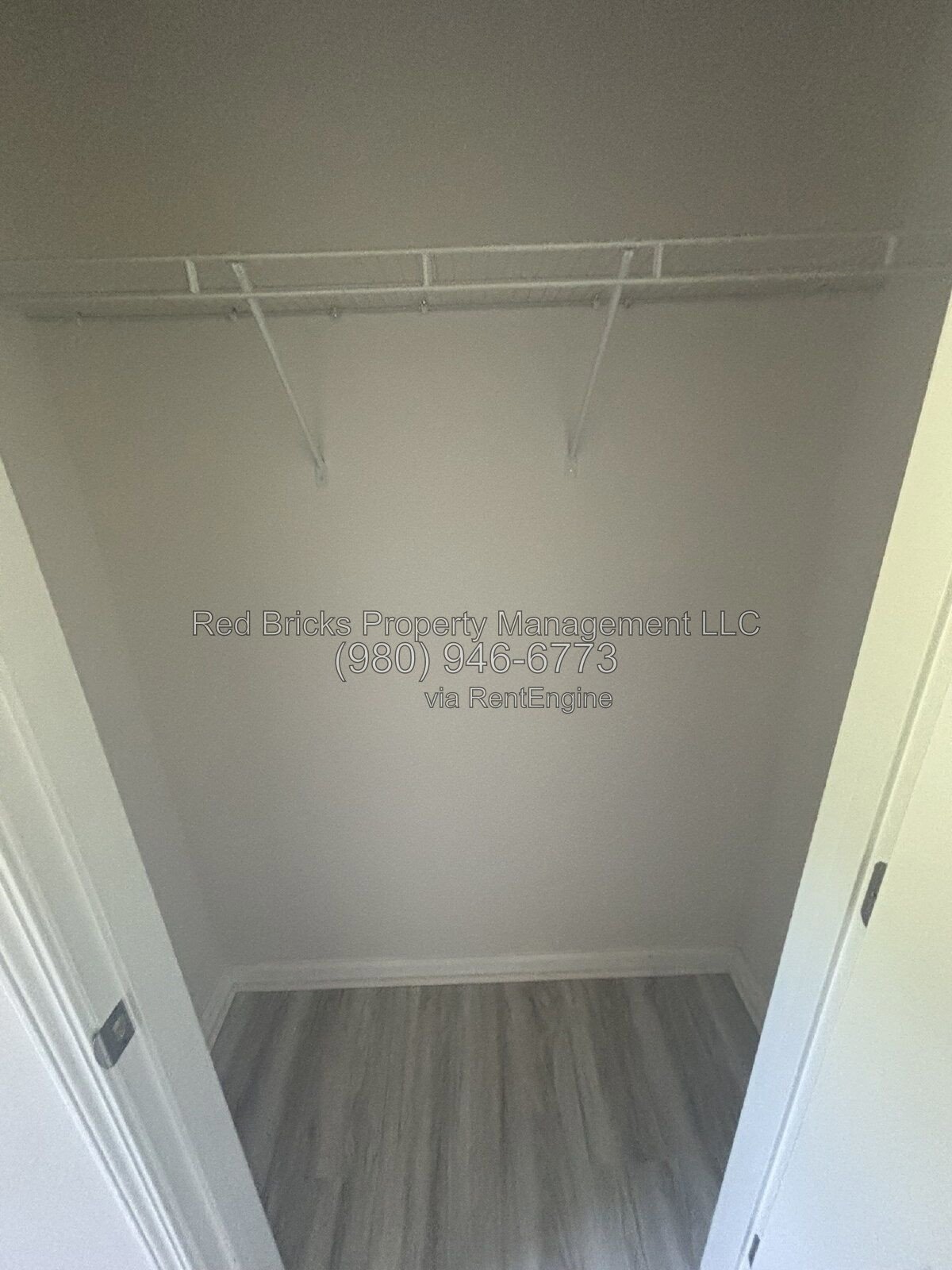 Like-New 5-Bedroom Home with Pool & Loft in Secrest Commons property image
