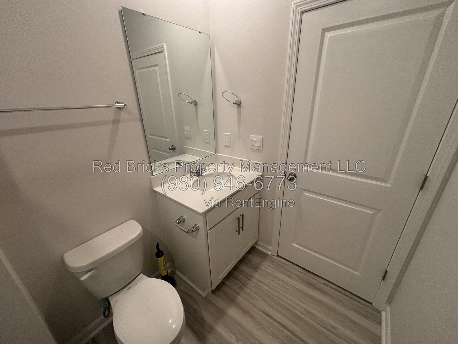 Like-New 5-Bedroom Home with Pool & Loft in Secrest Commons property image