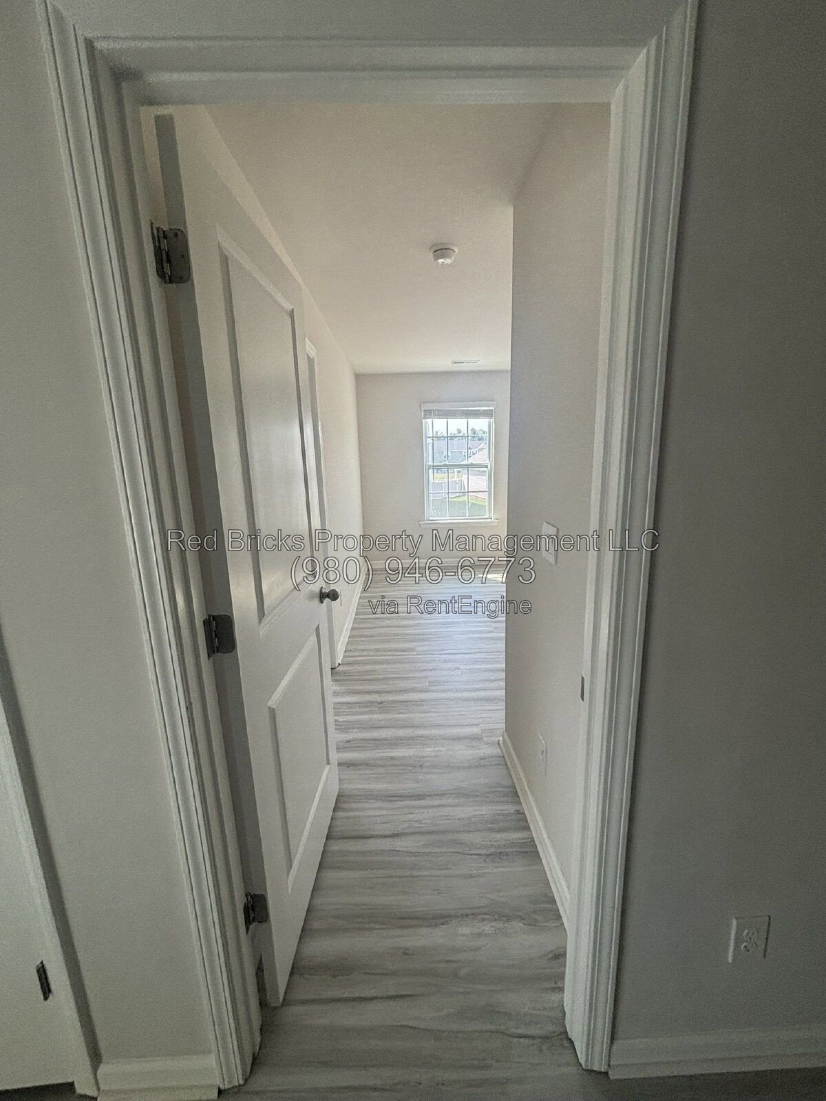 Like-New 5-Bedroom Home with Pool & Loft in Secrest Commons property image
