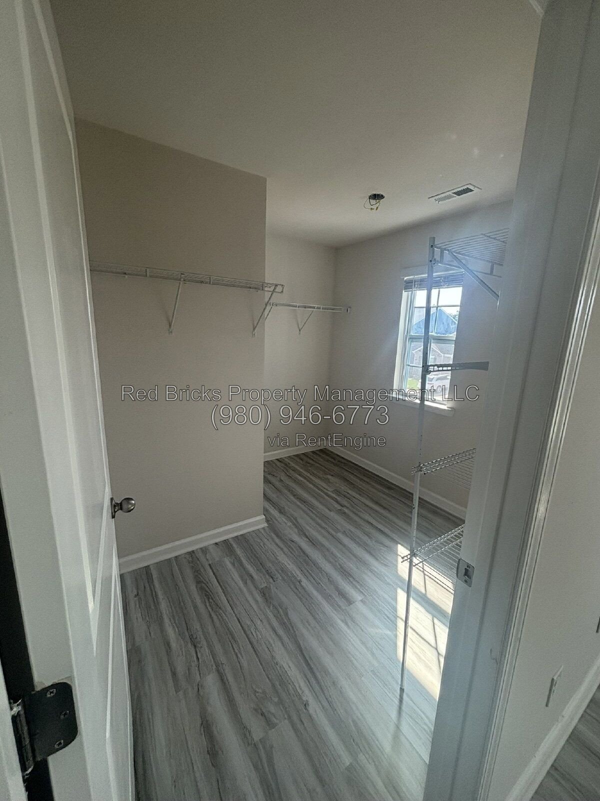 Like-New 5-Bedroom Home with Pool & Loft in Secrest Commons property image