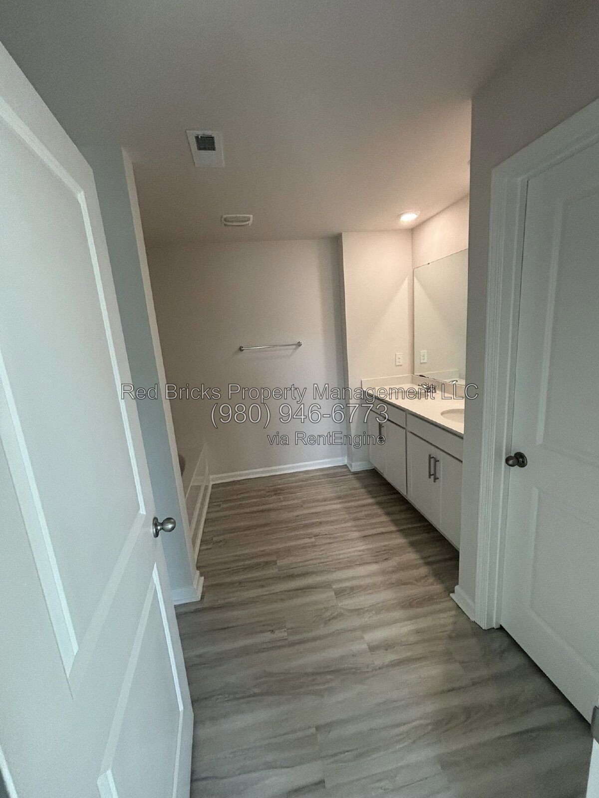 Like-New 5-Bedroom Home with Pool & Loft in Secrest Commons property image