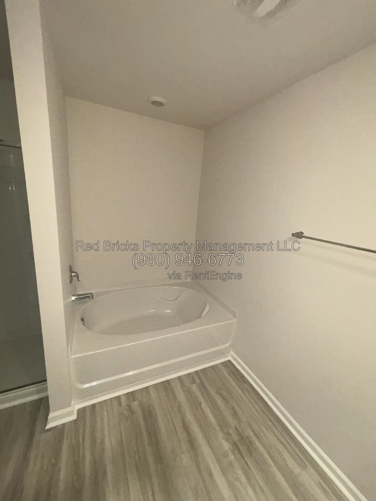 Like-New 5-Bedroom Home with Pool & Loft in Secrest Commons property image