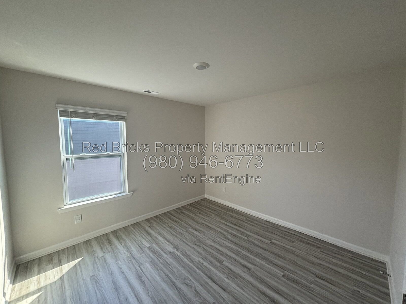 Like-New 5-Bedroom Home with Pool & Loft in Secrest Commons property image