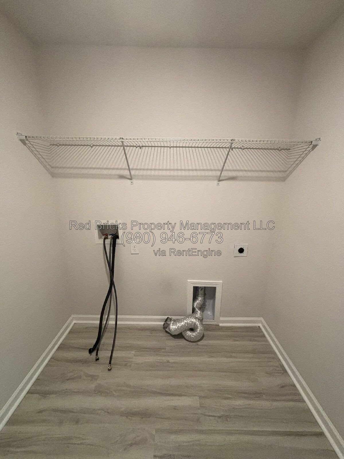 Like-New 5-Bedroom Home with Pool & Loft in Secrest Commons property image